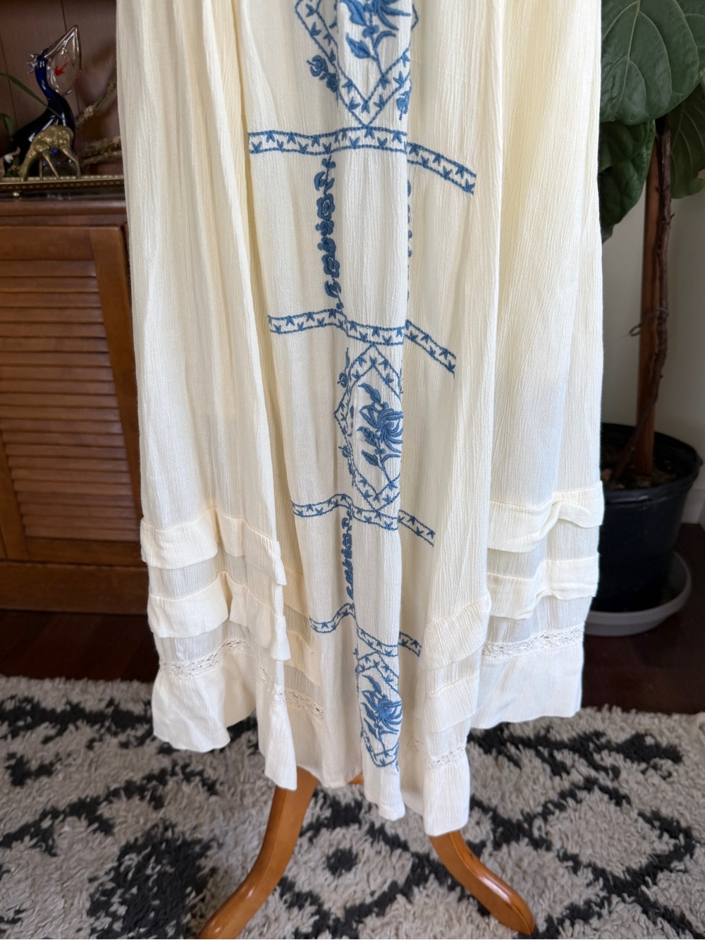 Free People Diamond in the Sky Cream Blue Embroidered Boho Sun Midi Dress XS - Picture 6 of 15